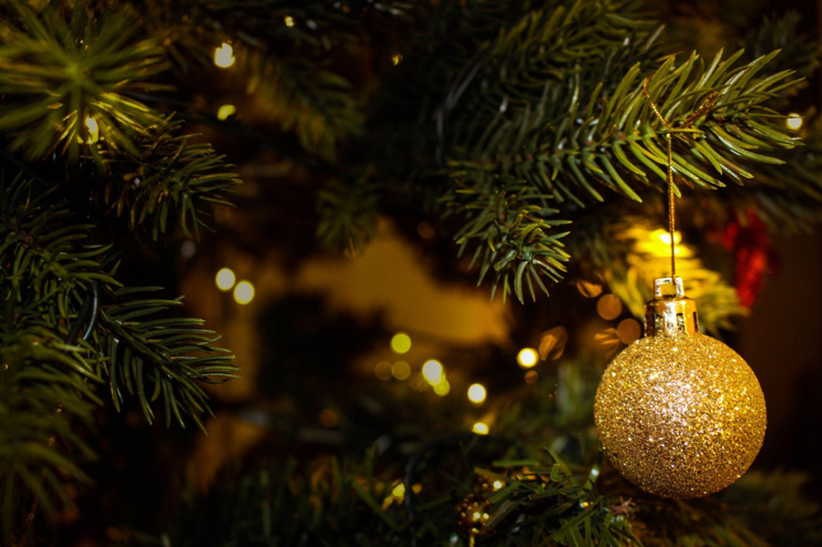 Choosing the Perfect Prelit Artificial Christmas Trees
